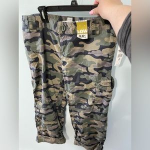 Women’s army print pants